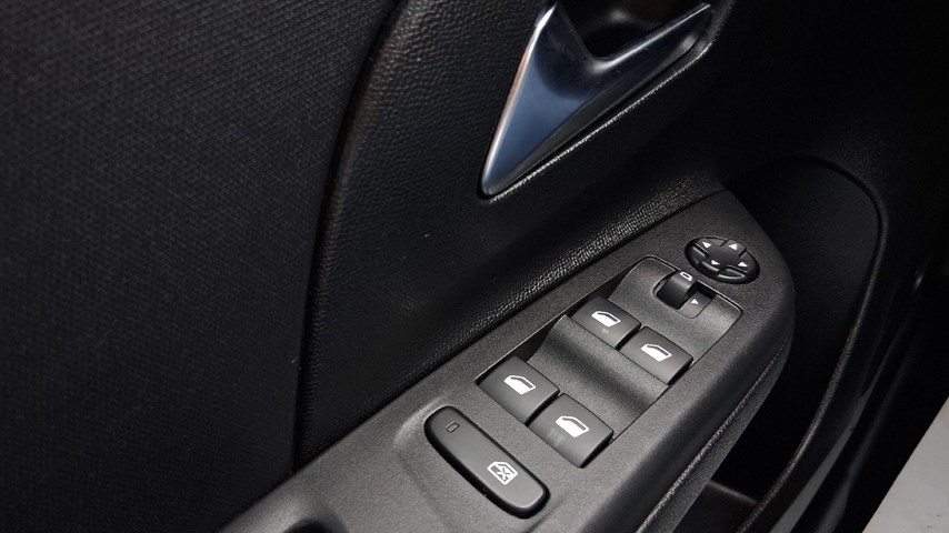 RABLJENO VOZILO OPEL CORSA EDITION 1,2  XHL MT6 Mehanički mjenjač BENZIN 81408