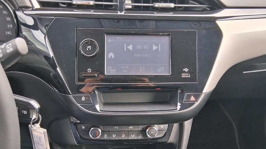 RABLJENO VOZILO OPEL CORSA EDITION F 1,2 XEL MT5 Mehanički mjenjač BENZIN 224147