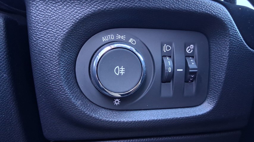 RABLJENO VOZILO OPEL CORSA EDITION F 1,2 XEL MT5 Mehanički mjenjač BENZIN 81452