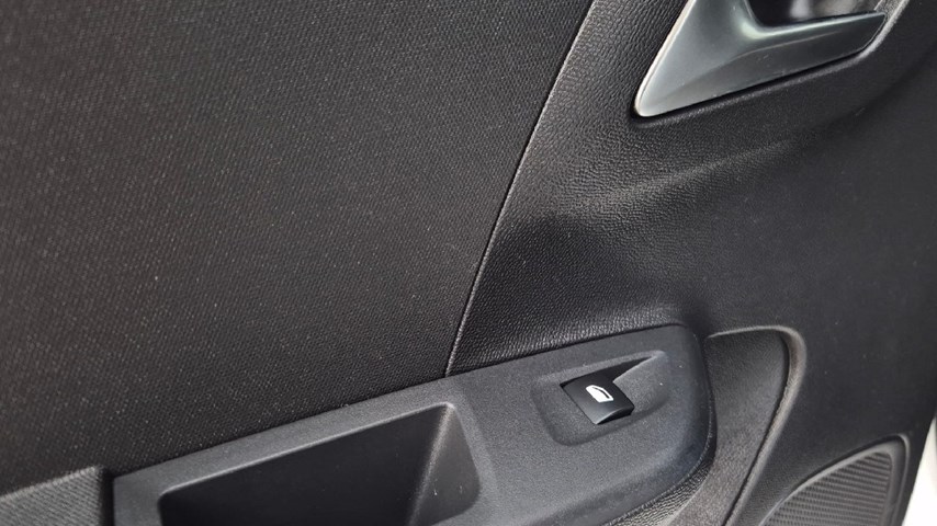 RABLJENO VOZILO OPEL CORSA EDITION F 1,2 XHL MT6 Mehanički mjenjač BENZIN 224553