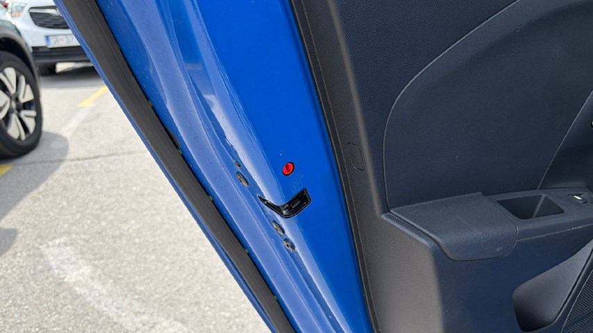 RABLJENO VOZILO OPEL CORSA EDITION F 1,5 DT MT6 Mehanički mjenjač DIESEL 224078