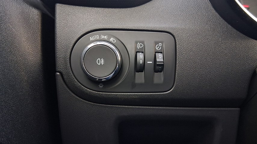 RABLJENO VOZILO OPEL CROSSLAND BLITZ F 1,2 XHL MT6 Mehanički mjenjač BENZIN 224571