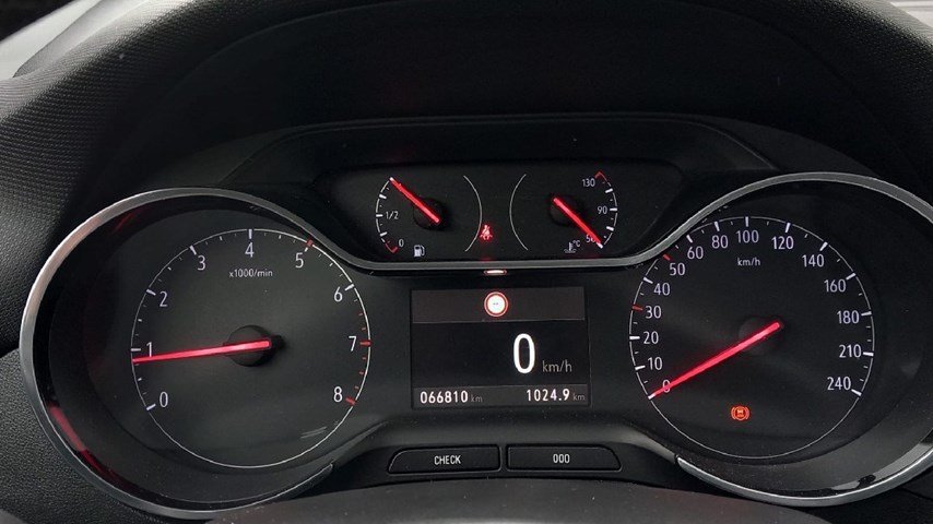 RABLJENO VOZILO OPEL CROSSLAND BLITZ F 1,5 DTH MT6 Mehanički mjenjač DIESEL 81457