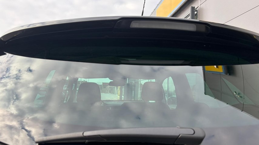 RABLJENO VOZILO OPEL CROSSLAND BLITZ F 1,5 DTH MT6 Mehanički mjenjač DIESEL 224569