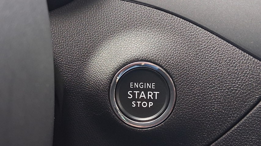 RABLJENO VOZILO OPEL CROSSLAND BLITZ F 1,5 DTH MT6 Mehanički mjenjač DIESEL 224569