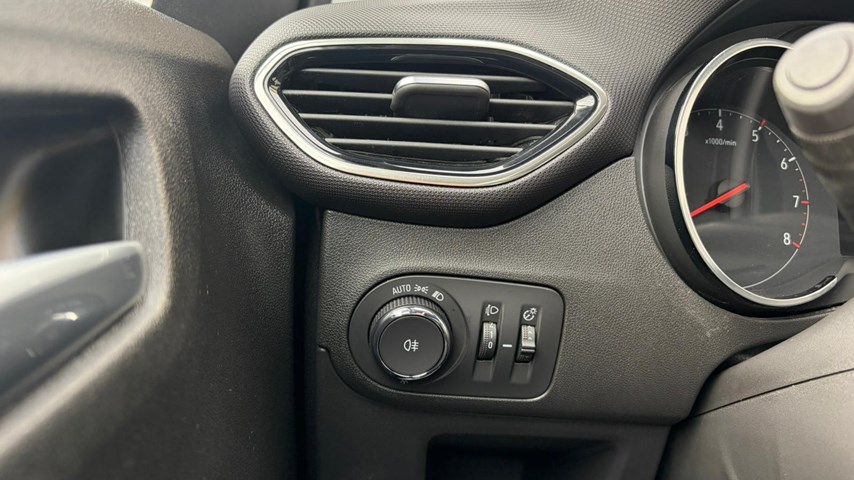 RABLJENO VOZILO OPEL CROSSLAND BLITZ F 1,5 DTH MT6 Mehanički mjenjač DIESEL 224569