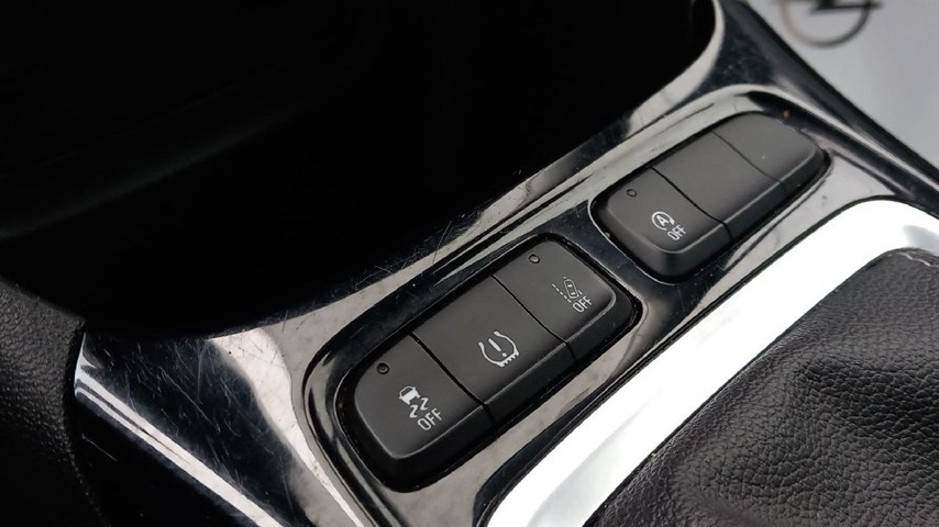 RABLJENO VOZILO OPEL CROSSLAND BLITZ F 1,5 DTH MT6 Mehanički mjenjač DIESEL 81457