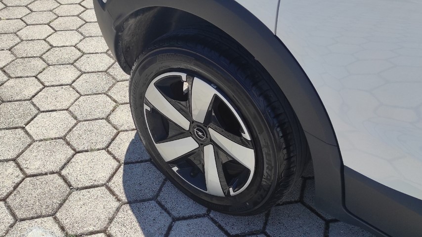 RABLJENO VOZILO OPEL CROSSLAND Business EDITION 1,2 MT6 Mehanički mjenjač BENZIN 27339