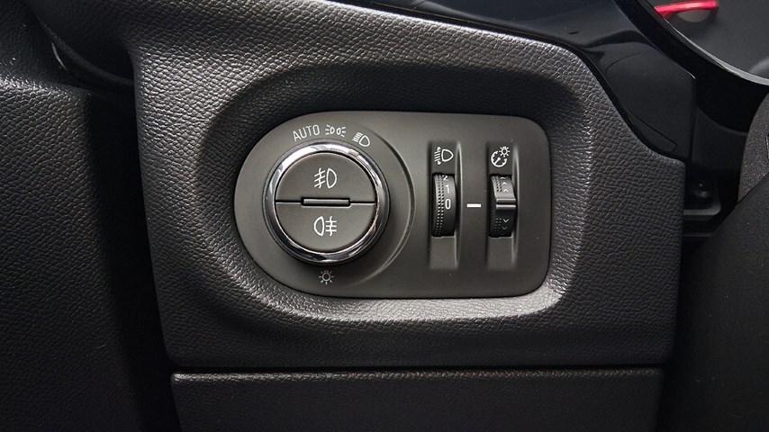 RABLJENO VOZILO OPEL CROSSLAND BUSINESS EDITION 1,2 Mehanički mjenjač BENZIN 20900