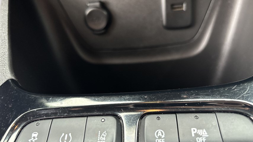 RABLJENO VOZILO OPEL CROSSLAND Business EDITION F12 XHL MT6 Mehanički mjenjač BENZIN 224868