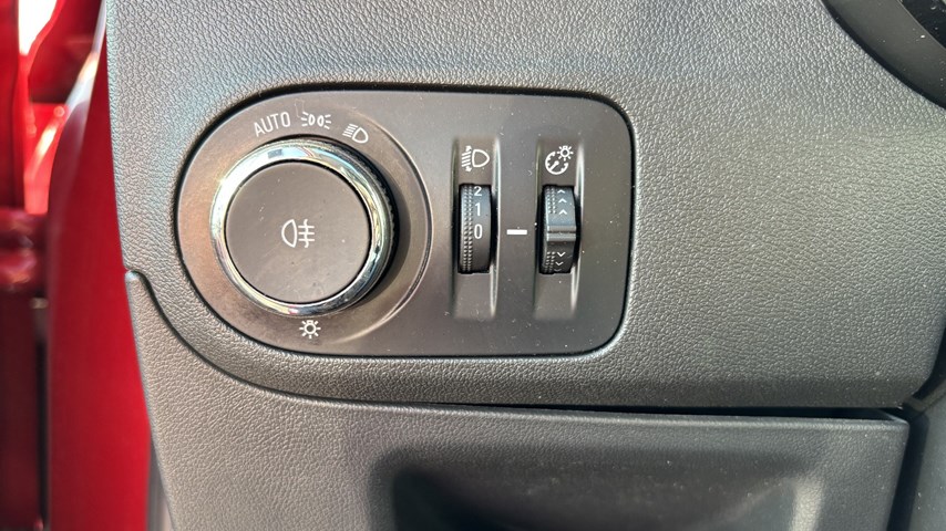 RABLJENO VOZILO OPEL CROSSLAND Design and Tech F 1,5 DTH MT6 Mehanički mjenjač DIESEL 81313