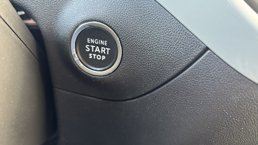 RABLJENO VOZILO OPEL CROSSLAND Design and Tech F 1,5 DTH MT6 Mehanički mjenjač DIESEL 81313