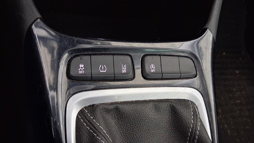 RABLJENO VOZILO OPEL CROSSLAND Design and Tech F 1,5 DTH MT6 Mehanički mjenjač DIESEL 20909