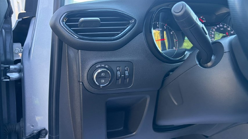 RABLJENO VOZILO OPEL CROSSLAND EDITION F 1,5 DTH MT6 Mehanički mjenjač DIESEL 65811