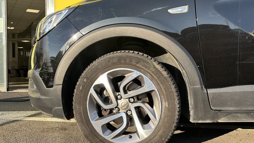 RABLJENO VOZILO OPEL CROSSLAND INNOVATION B 1,2 XHT Mehanički mjenjač BENZIN 224640