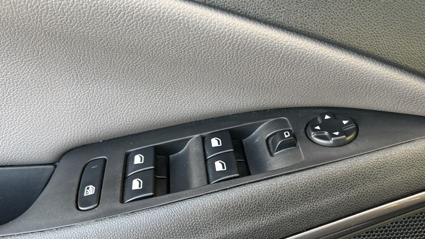 RABLJENO VOZILO OPEL CROSSLAND INNOVATION B 1,2 XHT Mehanički mjenjač BENZIN 224640