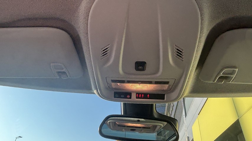 RABLJENO VOZILO OPEL CROSSLAND INNOVATION B 1,2 XHT Mehanički mjenjač BENZIN 224640