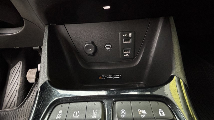 RABLJENO VOZILO OPEL CROSSLAND ULTIMATE 1,2 Mehanički mjenjač BENZIN 224538