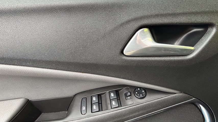 RABLJENO VOZILO OPEL CROSSLAND ULTIMATE 1,2 Mehanički mjenjač BENZIN 224538