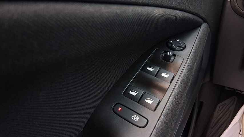 RABLJENO VOZILO OPEL CROSSLAND X 1,5 TURBO D Mehanički mjenjač DIESEL 65803