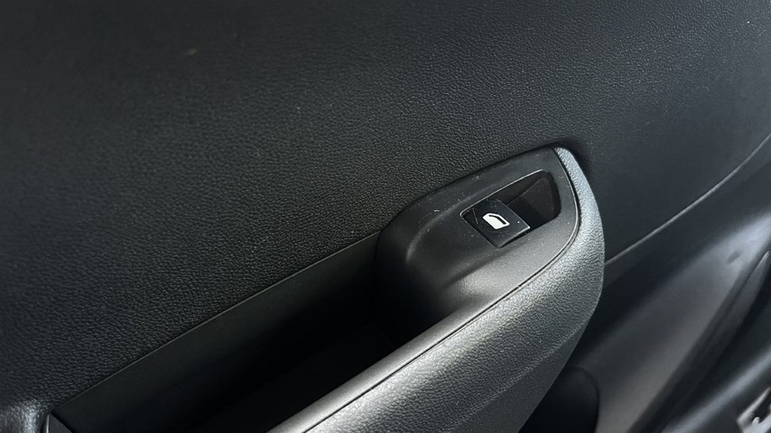 RABLJENO VOZILO OPEL CROSSLAND X 1,5 TURBO D Mehanički mjenjač DIESEL 65803