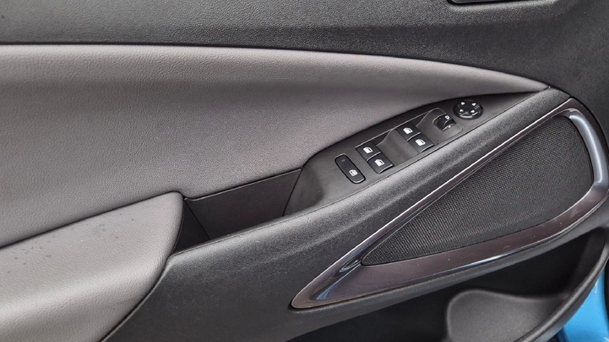 RABLJENO VOZILO OPEL CROSSLAND X 1,6 D Mehanički mjenjač DIESEL 222916