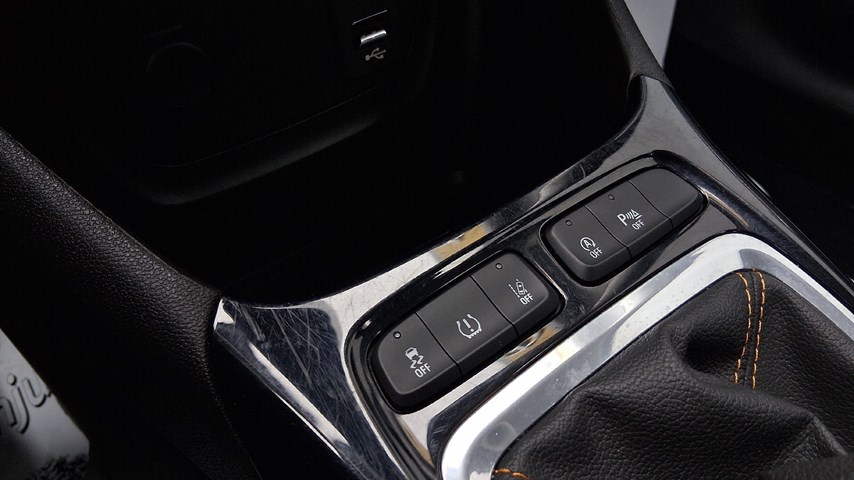 RABLJENO VOZILO OPEL CROSSLAND X 1,6 D Mehanički mjenjač DIESEL 222916