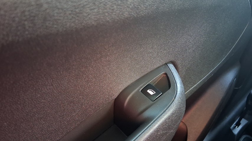 RABLJENO VOZILO OPEL CROSSLAND X ELEGANCE BlueHDi MT6 Mehanički mjenjač DIESEL 90233