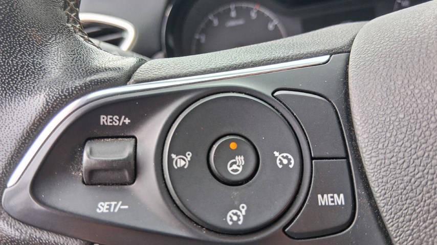 RABLJENO VOZILO OPEL CROSSLAND X ELEGANCE BlueHDi MT6 Mehanički mjenjač DIESEL 90233