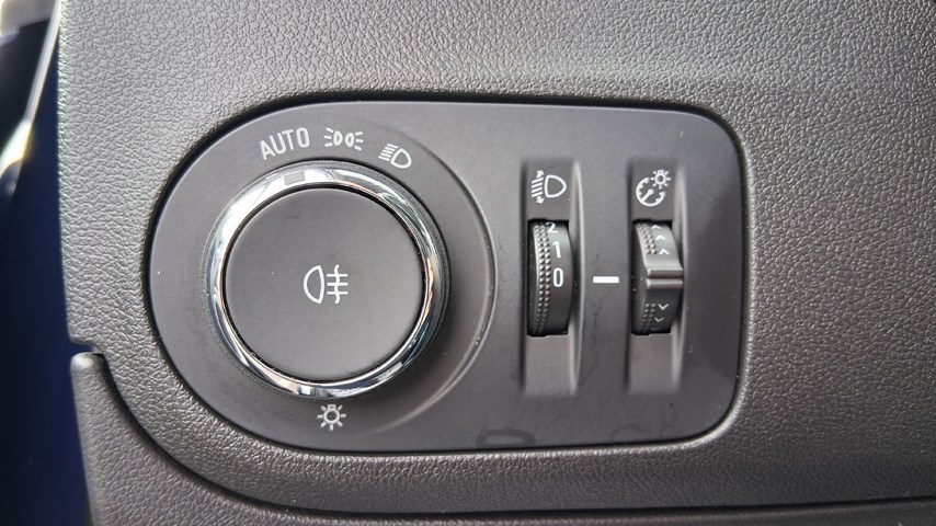 RABLJENO VOZILO OPEL CROSSLAND X ELEGANCE BlueHDi MT6 Mehanički mjenjač DIESEL 90233