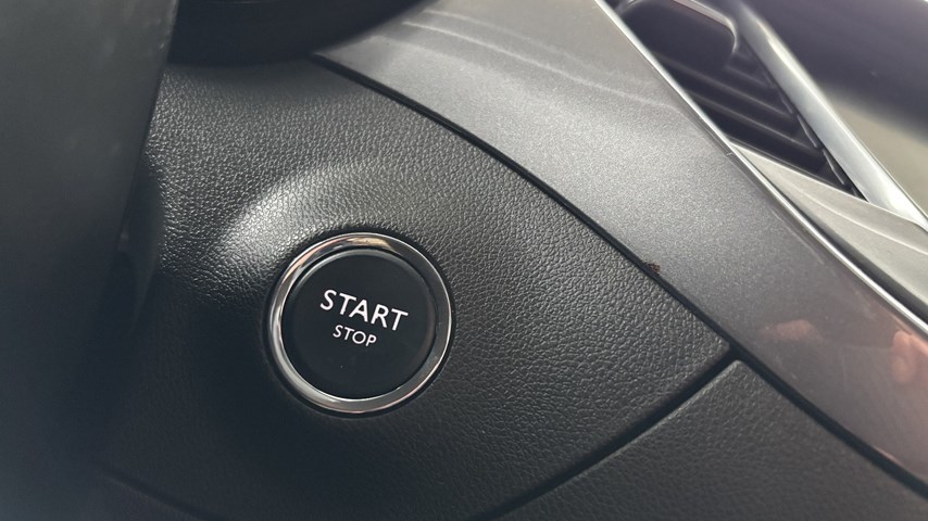 RABLJENO VOZILO OPEL CROSSLAND X INNOVATION 1.2 Mehanički mjenjač BENZIN 224638