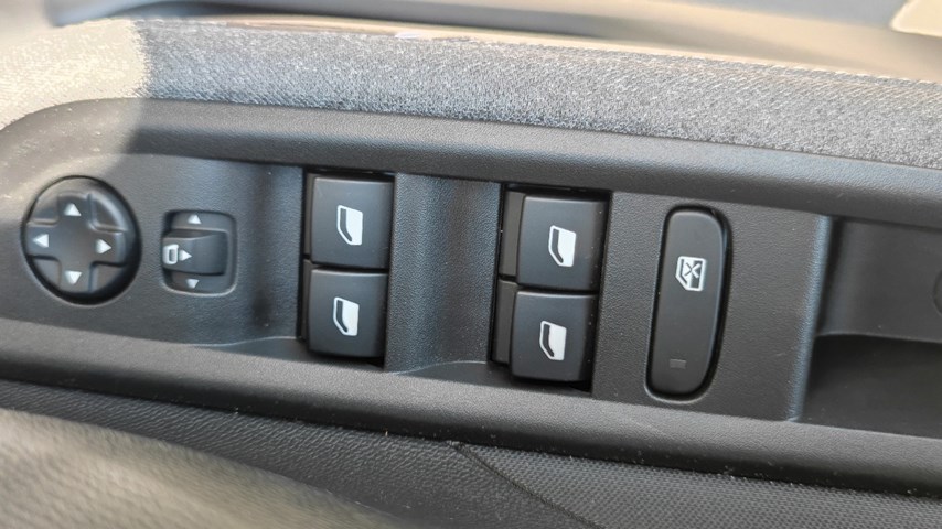 RABLJENO VOZILO OPEL FRONTERA GS LINE F 1,2 XHT MHEV eDCT Automatski mjenjač BENZIN 81391