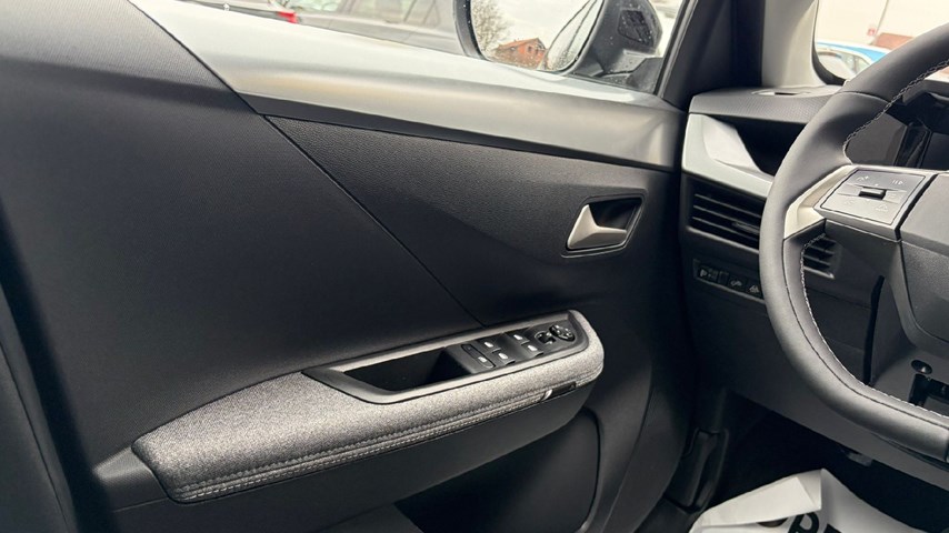 RABLJENO VOZILO OPEL FRONTERA GS LINE F 1,2 XHT MHEV AT6 Automatski mjenjač BENZIN 67237