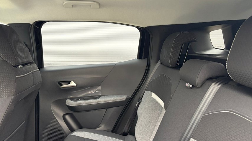 RABLJENO VOZILO OPEL FRONTERA GS LINE F 1,2 XHT MHEV AT6 Automatski mjenjač BENZIN 67237