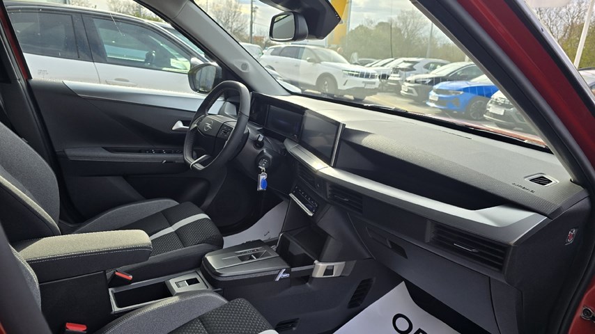 RABLJENO VOZILO OPEL FRONTERA GS LINE F 1,2 XHT MHEV eDCT AT Automatski mjenjač BENZIN 90275