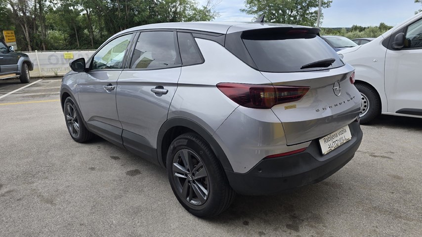 RABLJENO VOZILO OPEL GRANDLAND Business Edition F 1,5 DTH AT8 Automatski mjenjač DIESEL 224186