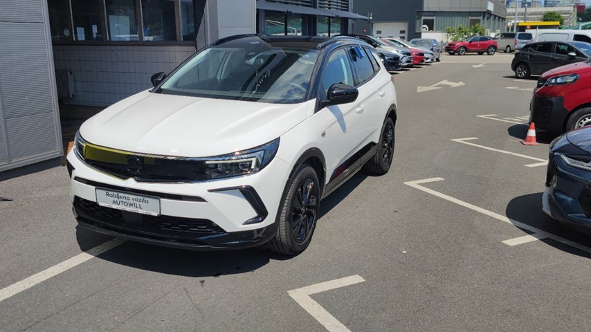 RABLJENO VOZILO OPEL GRANDLAND GS F 1,2 XHT AT8 BENZIN 81294