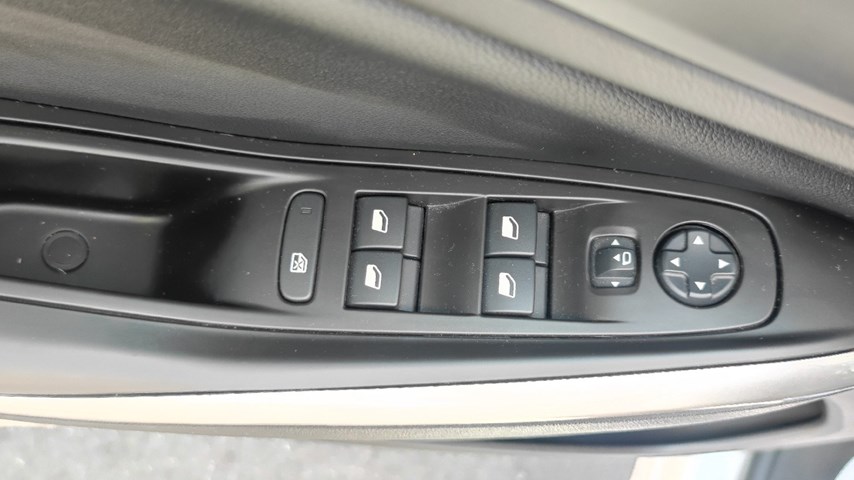 RABLJENO VOZILO OPEL GRANDLAND GS F 1,2 XHT AT8 BENZIN 81294