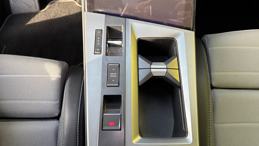 RABLJENO VOZILO OPEL GRANDLAND GS F 1,2 XHT mHEV AT Automatski mjenjač BENZIN 81372