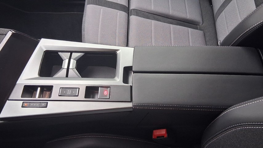 RABLJENO VOZILO OPEL GRANDLAND GS F 1,2 XHT mHEV AT Automatski mjenjač BENZIN 81385