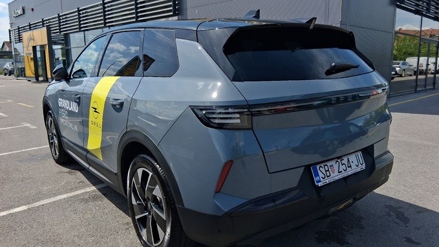 RABLJENO VOZILO OPEL GRANDLAND GS F 1,2 XHT mHEV AT Automatski mjenjač BENZIN 81372