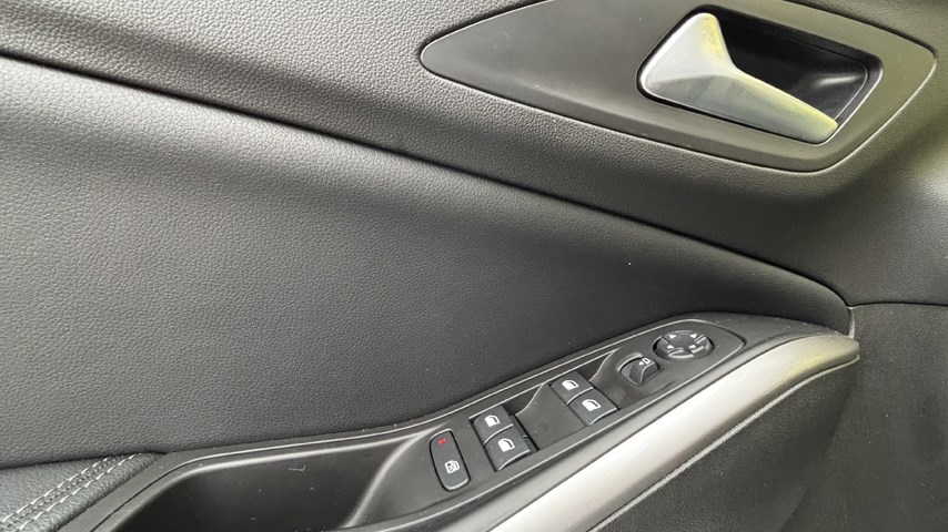 RABLJENO VOZILO OPEL GRANDLAND ULTIMATE 1,5 D AT8 Automatski mjenjač DIESEL 81341