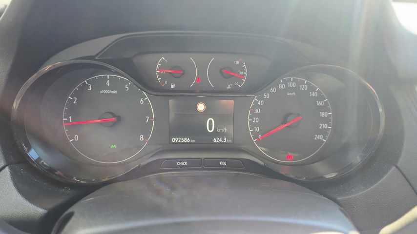 RABLJENO VOZILO OPEL GRANDLAND X ENJOY D 1.5 DTH MT6 Mehanički mjenjač DIESEL 27417