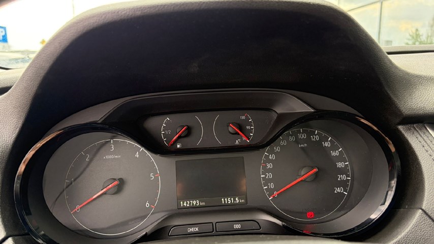 RABLJENO VOZILO OPEL GRANDLAND X SELECTION 1.6 DTH MT6 Mehanički mjenjač DIESEL 65775