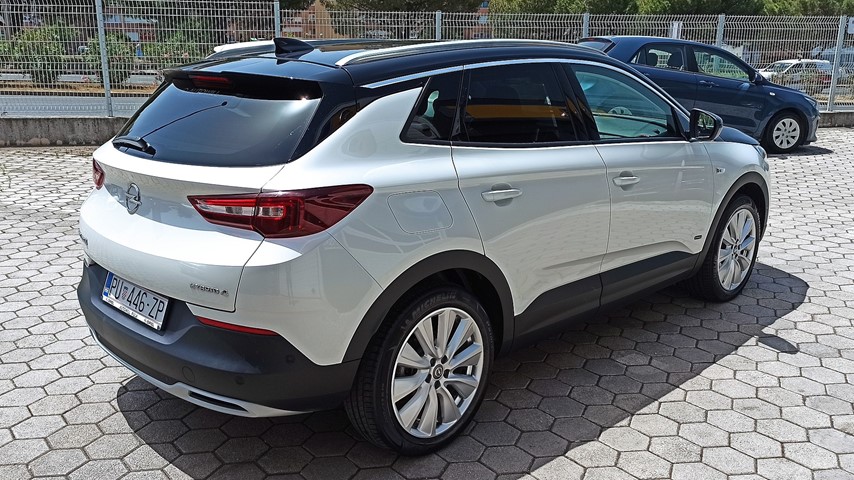 RABLJENO VOZILO OPEL GRANDLAND X ULTIMATE PHEV 1.6 AT8 Automatski sekvencijalni mjenjač BENZIN 90194