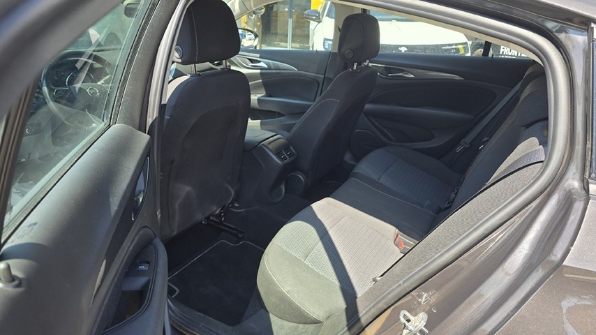 RABLJENO VOZILO OPEL INSIGNIA GRAND SPORT BUSINESS EDITION 1,5DVH MT6 Mehanički mjenjač DIESEL 90205