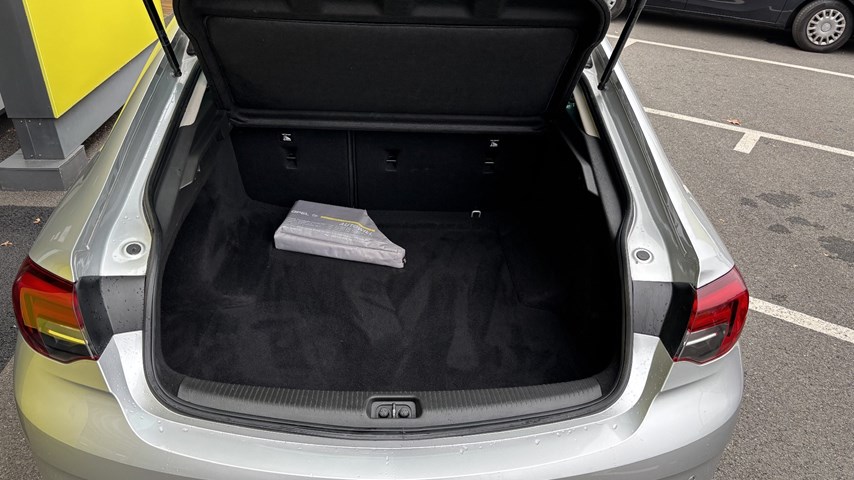 RABLJENO VOZILO OPEL INSIGNIA GRAND SPORT EDITION 1,6 CDTI Mehanički mjenjač DIESEL 224537