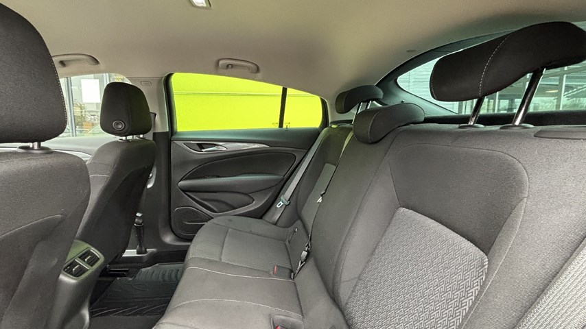 RABLJENO VOZILO OPEL INSIGNIA GRAND SPORT EDITION 1,6 CDTI Mehanički mjenjač DIESEL 224537