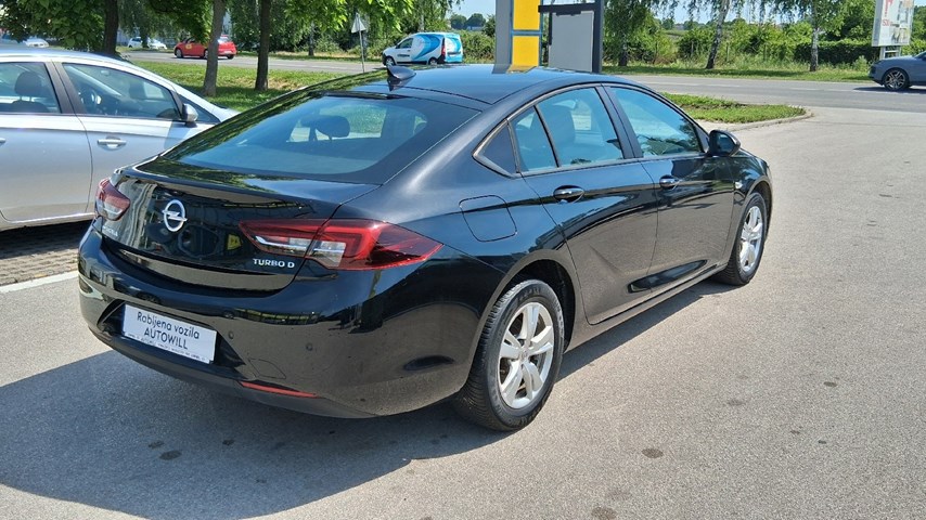 RABLJENO VOZILO OPEL INSIGNIA Grandsport Edition B16DTH MT6 Mehanički mjenjač DIESEL 222655
