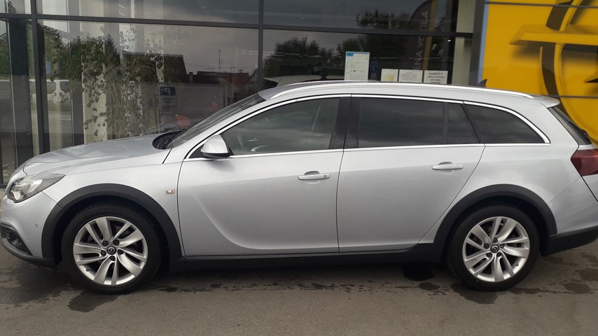 RABLJENO VOZILO OPEL INSIGNIA SPORTS TOURER COUNTRY B20DTH Mehanički mjenjač DIESEL 80356